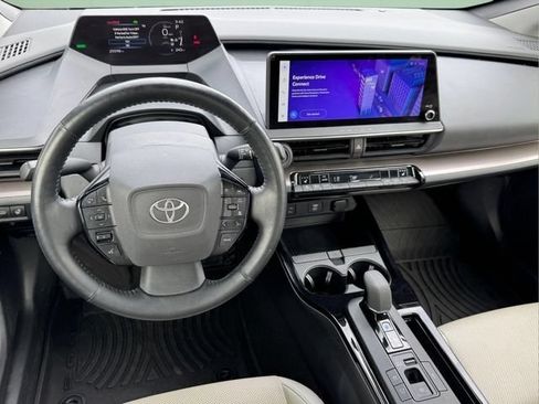 Used 2024 Toyota Prius XLE FWD image 15
