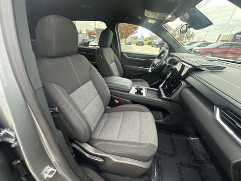 Certified 2025 GMC Acadia Elevation image 28