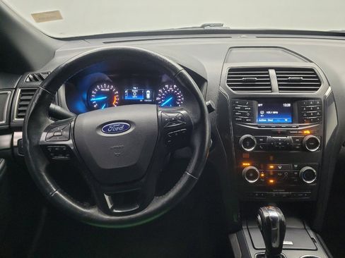 Used 2018 Ford Explorer XLT AWD/4WD image 22
