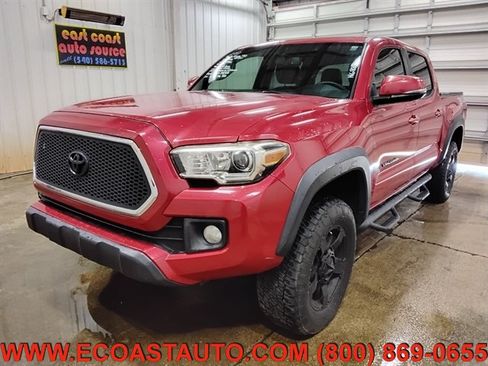 Used 2017 Toyota Tacoma TRD Off-Road w/ Premium & Technology Package AWD/4WD image 3