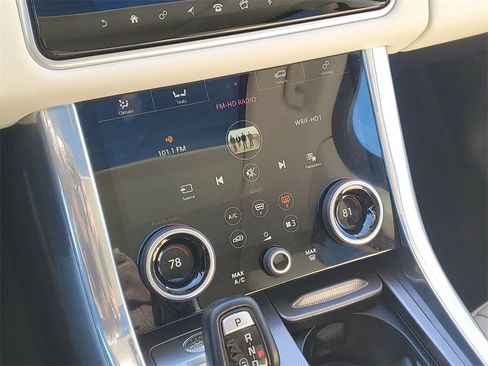 Used 2019 Land Rover Range Rover Sport HSE image 24