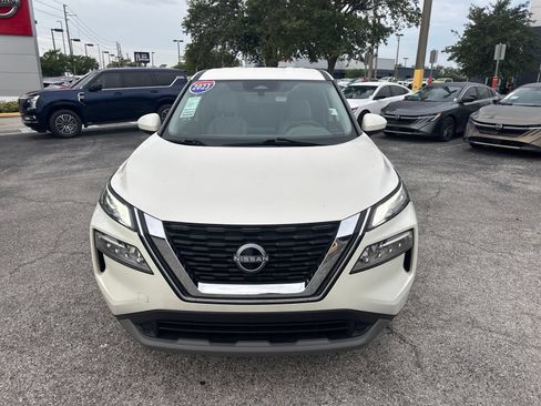 Certified 2023 Nissan Rogue SV FWD image 3