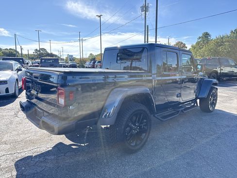 Used 2025 Jeep Gladiator Sport AWD/4WD image 7