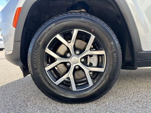 Certified 2024 Jeep Grand Cherokee L Limited w/ Luxury Tech Group II image 61