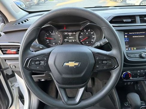 Used 2023 Chevrolet TrailBlazer LT FWD image 22