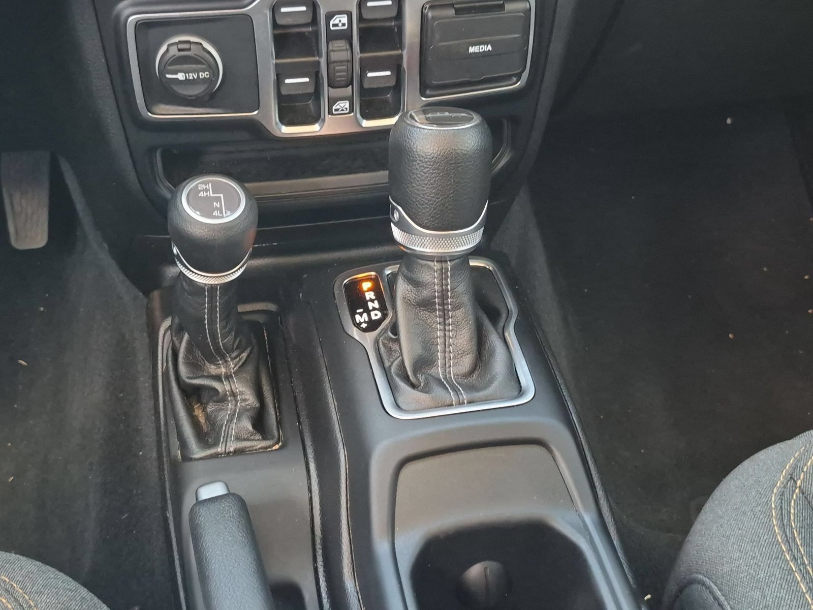 Used 2024 Jeep Gladiator Sport AWD/4WD image 19