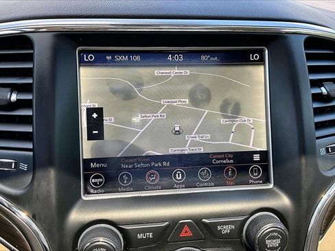 Used 2018 Jeep Grand Cherokee Overland AWD/4WD image 12