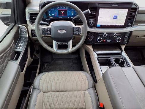 Used 2025 Ford F450 Platinum w/ Platinum Plus Package image 11