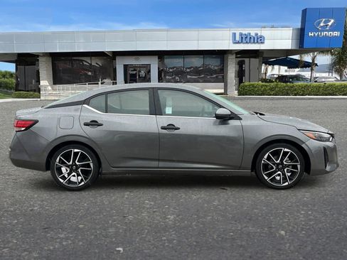 Used 2025 Nissan Sentra S image 9