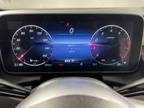 Used 2024 Mercedes-Benz GLC 300 4MATIC image 16