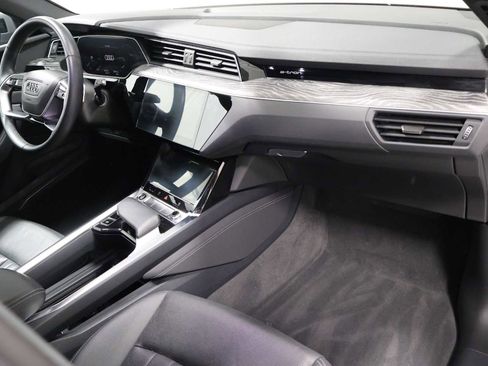 Used 2023 Audi e-tron Premium Plus w/ Premium Plus Package AWD/4WD image 6