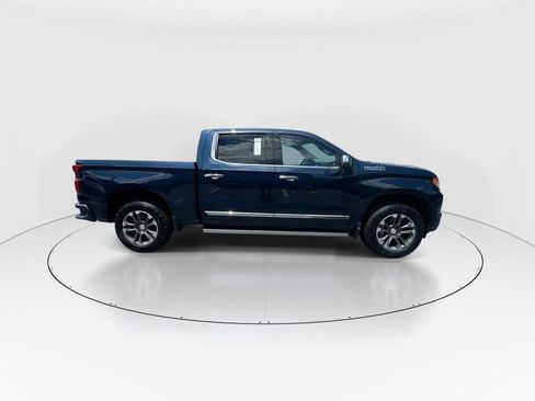 Used 2022 Chevrolet Silverado 1500 High Country w/ Technology Package AWD/4WD image 9