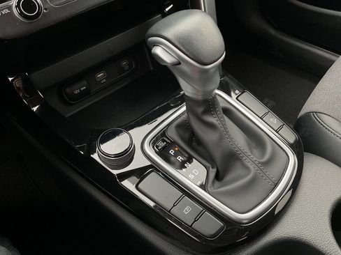 Used 2025 Kia Seltos S image 34