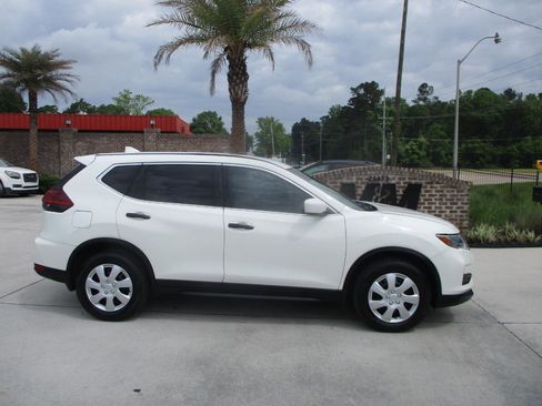Used 2019 Nissan Rogue S image 30