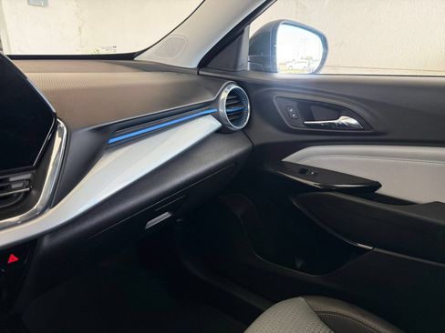 Used 2025 Chevrolet Trax LT FWD image 60