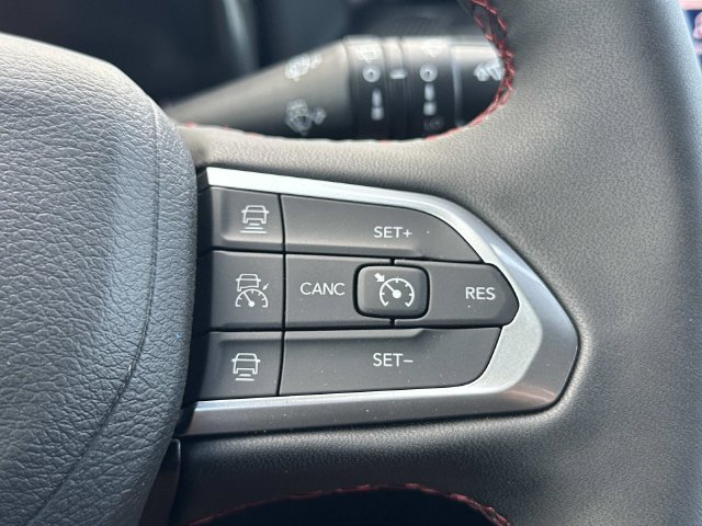 New 2026 Jeep Compass Trailhawk w/ Sun, Sound & Navigation Group AWD/4WD image 30