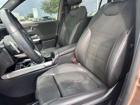 Used 2022 Mercedes-Benz GLB 250 image 16