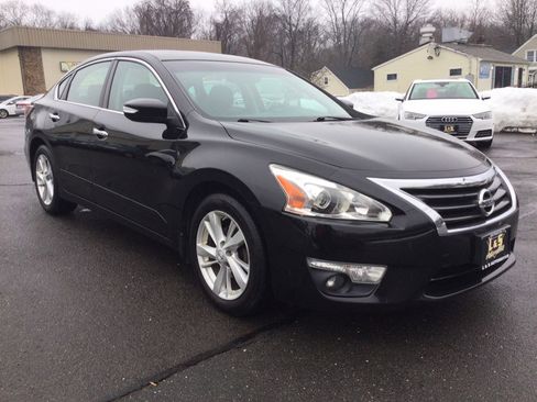 Used 2015 Nissan Altima 2.5 SV w/ Convenience Package image 4
