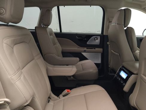 Used 2020 Lincoln Aviator Reserve w/ Equipment Group 202A image 19