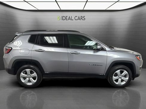 Used 2018 Jeep Compass Latitude w/ Popular Equipment Group AWD/4WD image 4