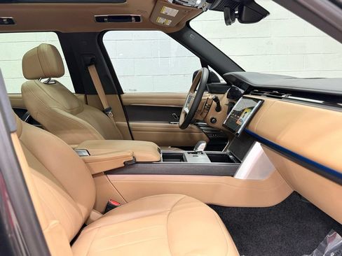 Used 2025 Land Rover Range Rover Long Wheelbase SE AWD/4WD image 40