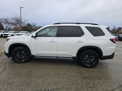 New 2025 Honda Pilot Touring image 17