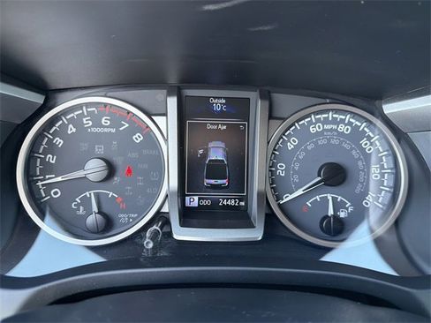 Used 2022 Toyota Tacoma SR5 image 26