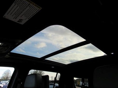 Used 2023 GMC Yukon XL Denali w/ Advanced Technology Package image 21