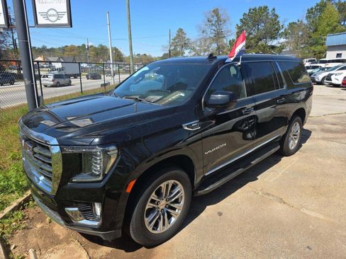 Used 2023 GMC Yukon XL SLT image 6