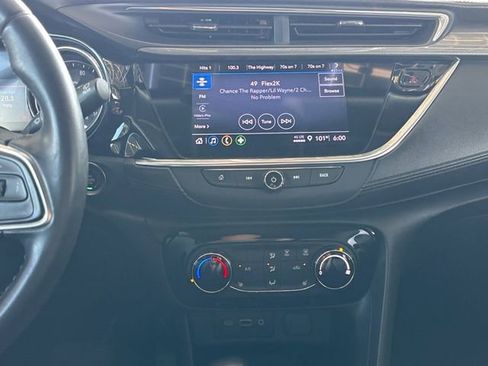 Used 2022 Buick Encore GX Preferred w/ Sport Touring Package FWD image 4