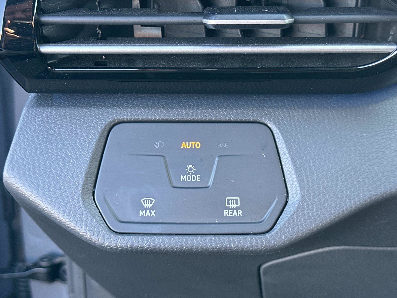 Certified 2023 Volkswagen ID.4 Pro RWD image 18