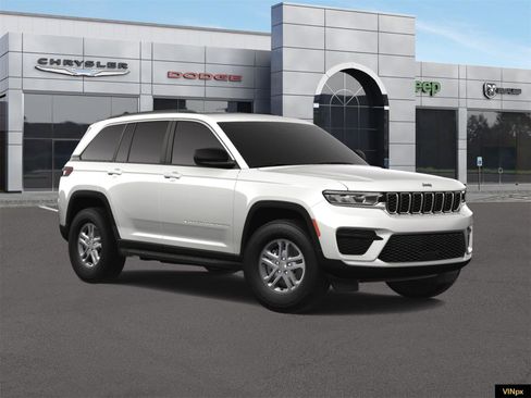 New 2025 Jeep Grand Cherokee Laredo image 11