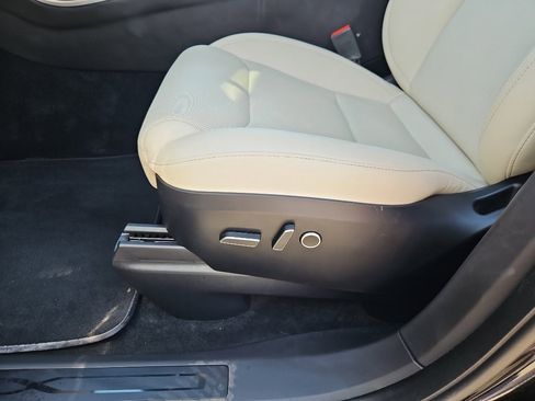 Used 2024 Tesla Model X AWD/4WD image 6