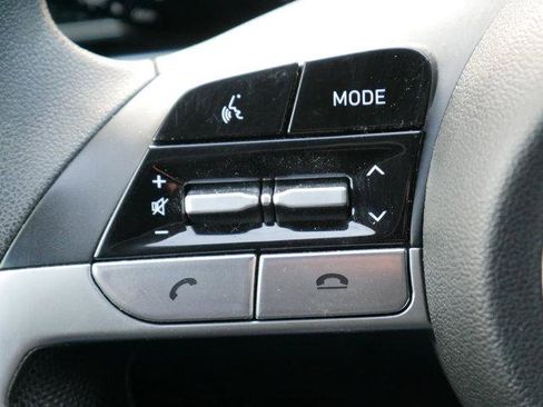 Used 2023 Hyundai Elantra SEL image 22