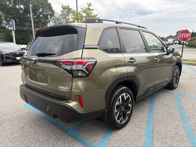 Used 2025 Subaru Forester Premium AWD/4WD image 5