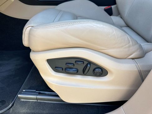 Used 2023 Porsche Cayenne GTS image 16