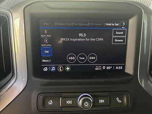 Used 2022 Chevrolet Silverado 1500 Custom image 25