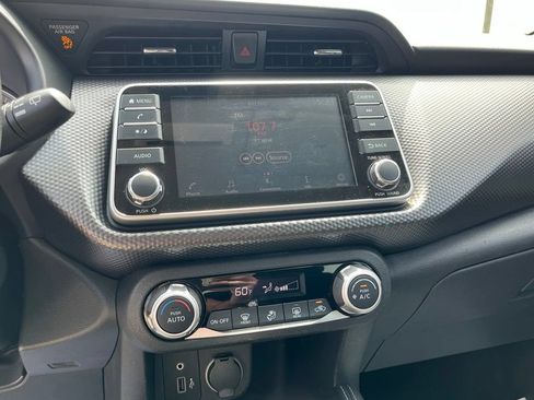 Used 2020 Nissan Kicks SV FWD image 17