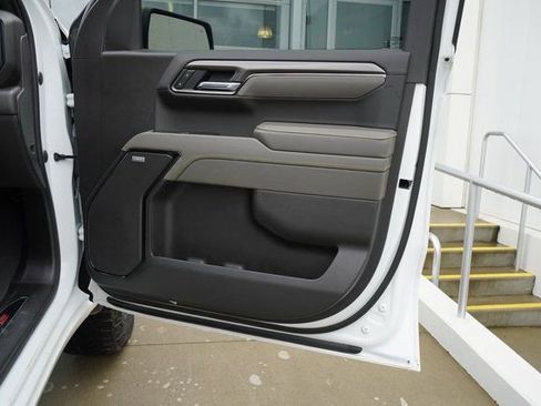 Used 2022 Chevrolet Silverado 1500 ZR2 w/ Technology Package image 24