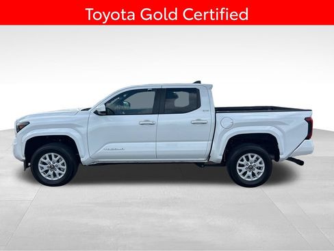 Certified 2024 Toyota Tacoma SR5 AWD/4WD image 2