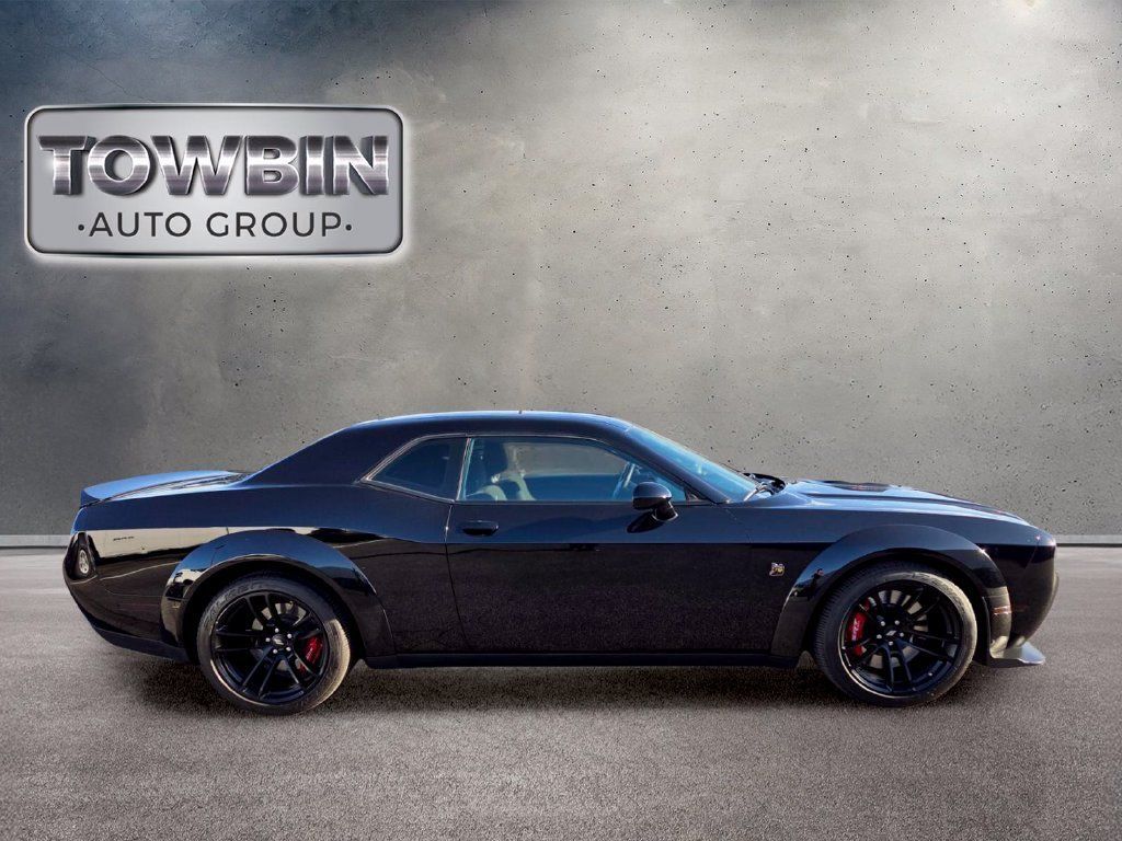 Used 2021 Dodge Challenger R/T Scat Pack RWD image 3