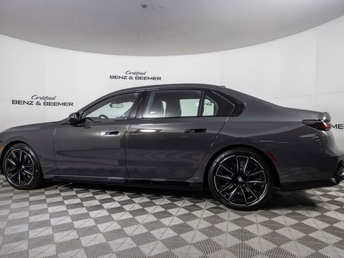 Used 2025 BMW 760i xDrive w/ Executive Package AWD/4WD image 9