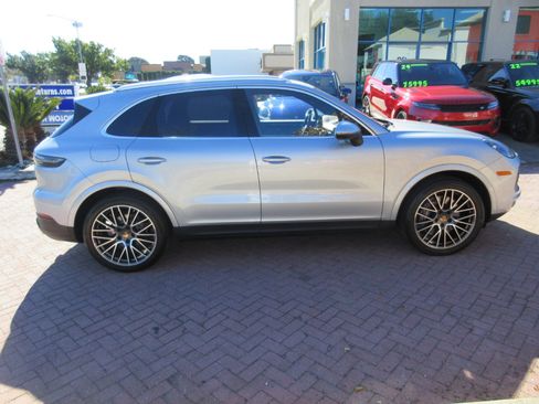 Used 2023 Porsche Cayenne image 76