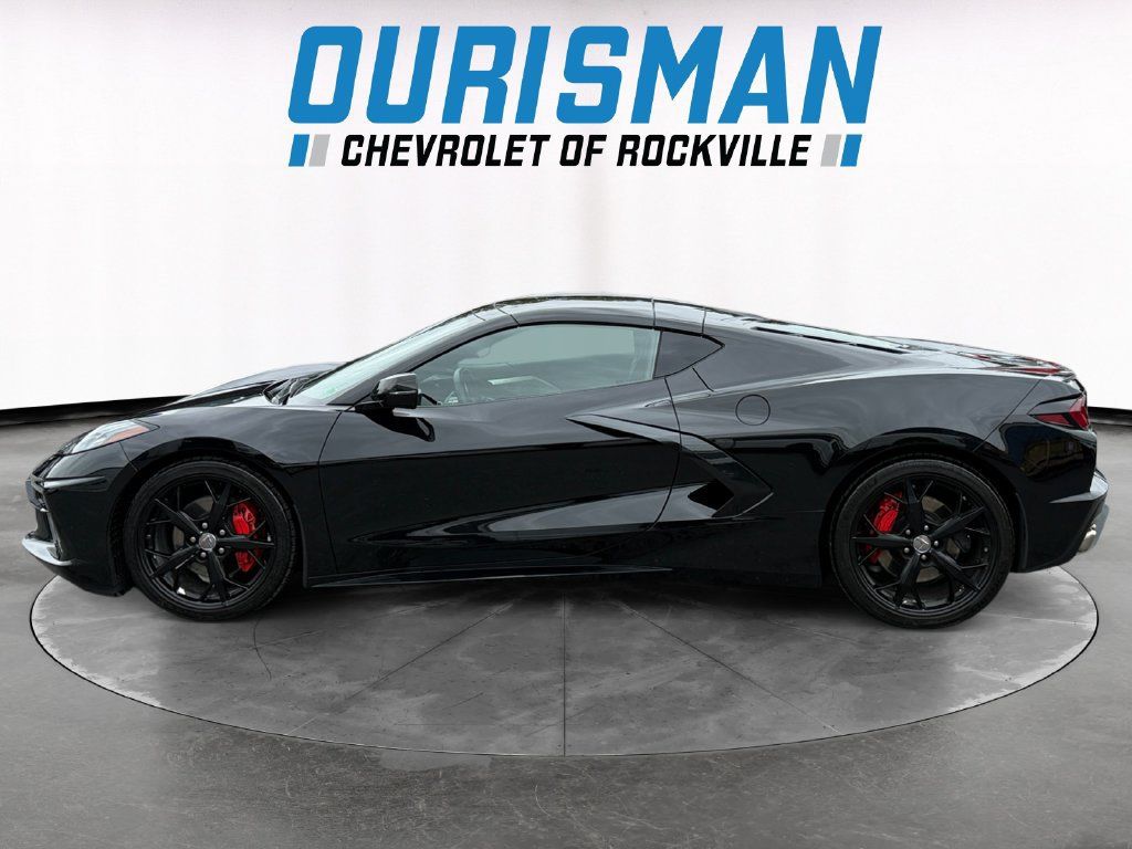 Used 2022 Chevrolet Corvette Stingray Preferred Cpe w/ Battery Protection Package RWD image 3