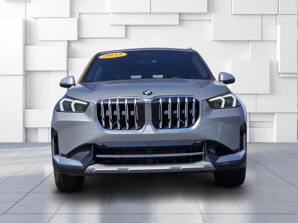 Used 2023 BMW X1 xDrive28i w/ Convenience Package AWD/4WD image 2