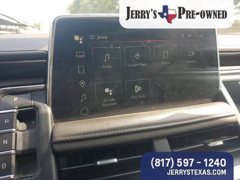 Used 2023 GMC Yukon XL SLT AWD/4WD image 13