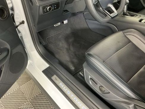 Used 2025 Ford Mustang GT Premium image 15