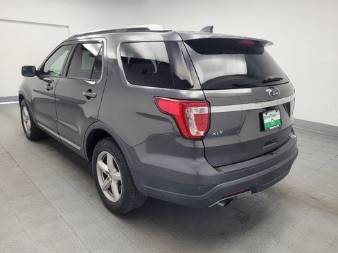 Used 2018 Ford Explorer XLT FWD image 5