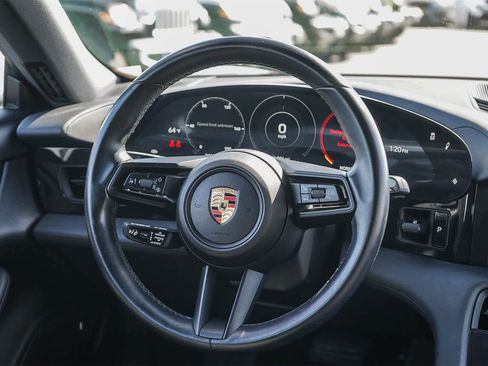 Used 2021 Porsche Taycan image 13