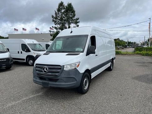 Used 2022 Mercedes-Benz Sprinter 2500 image 3